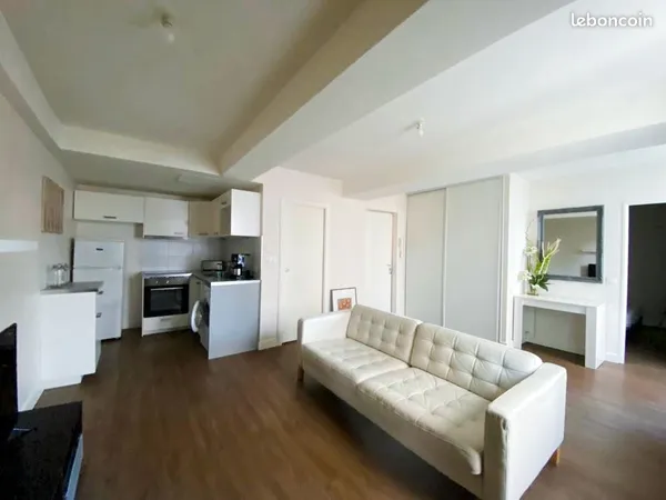 T2 Meublé de 48 m² avec Alcôve - Pont-de-Chéruy (Centre-Ville)