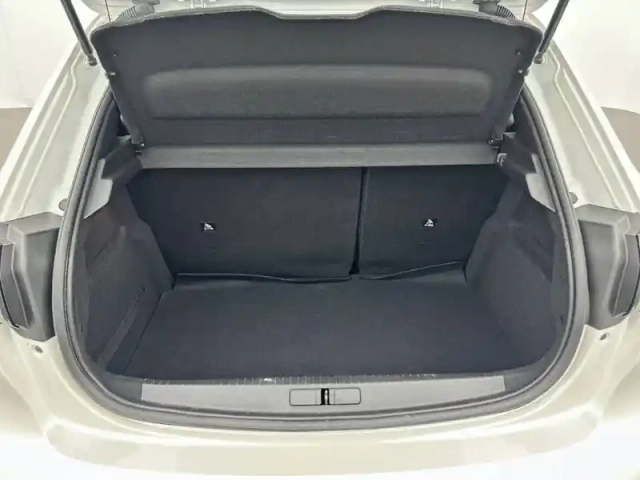 Peugeot 208 electrique 50 kwh 136ch — photo 6