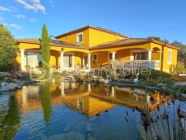 Maison 7 pièces 265 m²