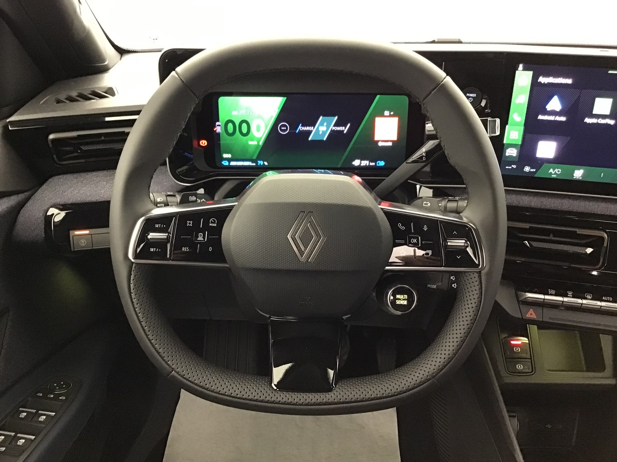 Renault R4 — photo 12