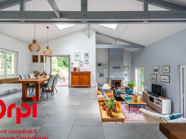 Maison 5 pièces 223 m²