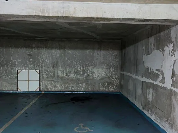 Place de parking sécurisée La Défense