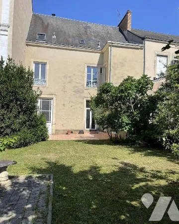 Maison 10 pièces 260 m²