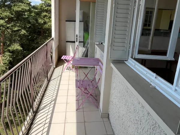 Appartement T3 traversant - Dernier étage