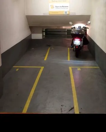 Emplacement moto garage