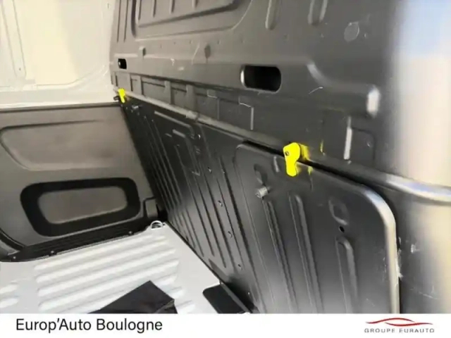 Opel Combo cargo m essence 110ch pack premium connect — photo 15
