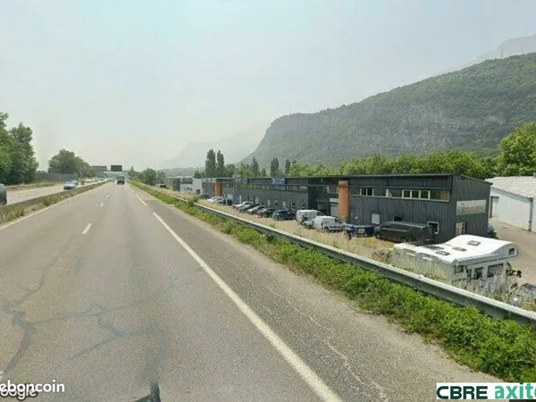 LOCAL D'ACTIVITE 350 m² ECHIROLLES