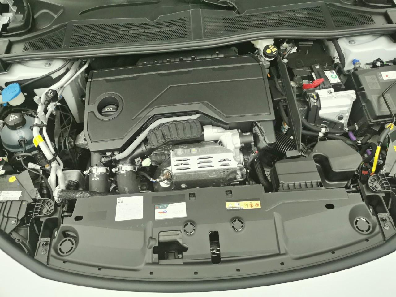 Peugeot 308 sw hybrid 145 e-dcs6 allure — photo 15