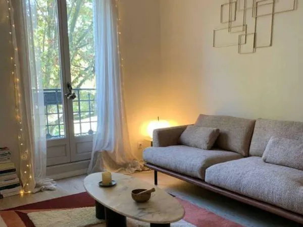 Location meublée appartement 2 pièces 37 m² Paris