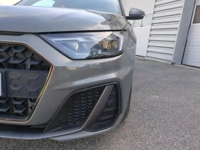 Audi A1 sportback 30 tfsi 110ch s line s tronic 7 — photo 6