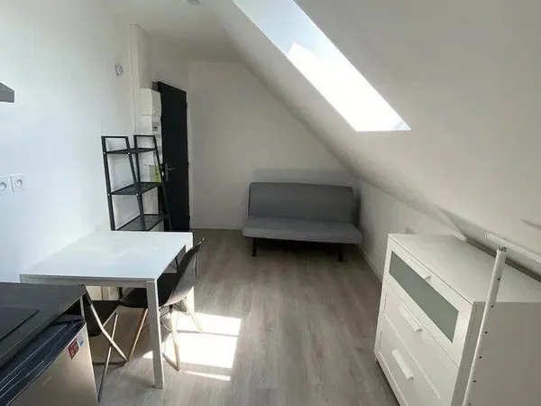 Studio 1 pièce 9 m²