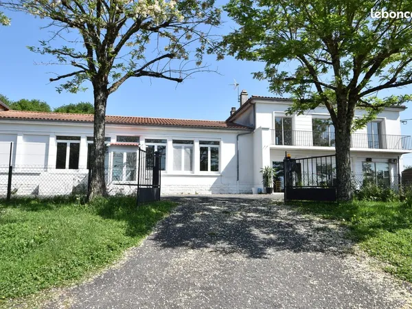 Maison 6 pièces 204 m²