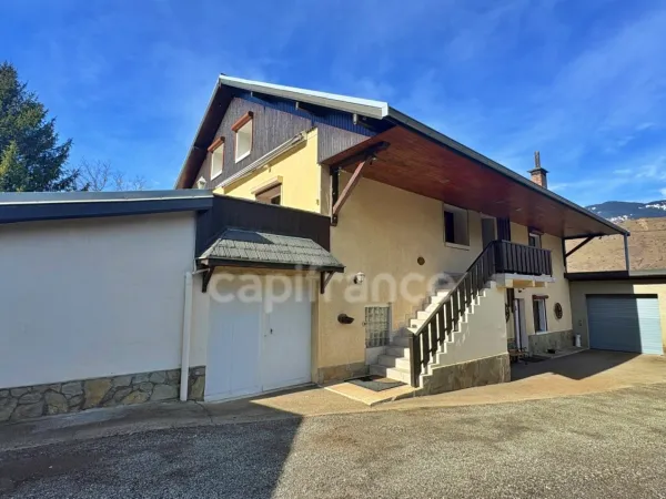 Maison 8 pièces 210 m²