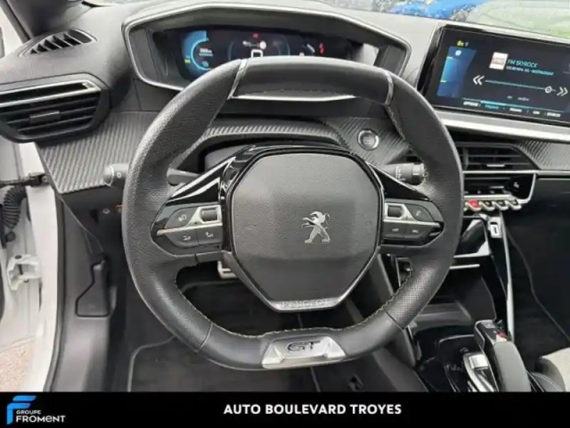 Peugeot 208 e- 136ch gt pack — photo 24