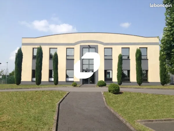 Local d'activité 3 304 m²