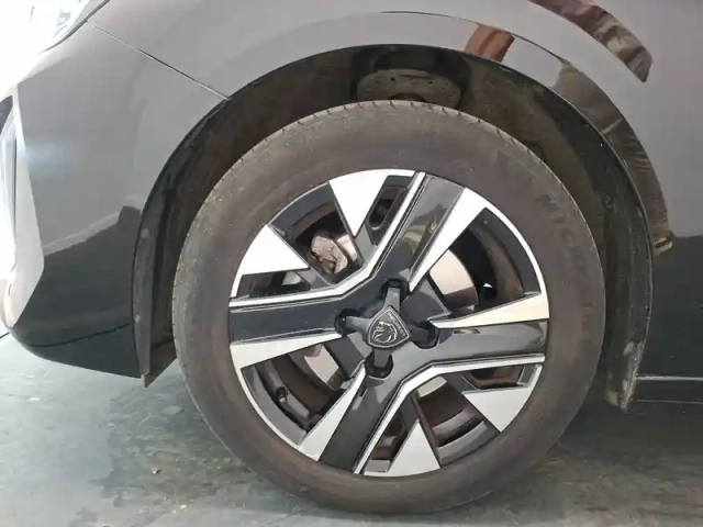 Peugeot 208 puretech 100 s&amp;s bvm6 — photo 12