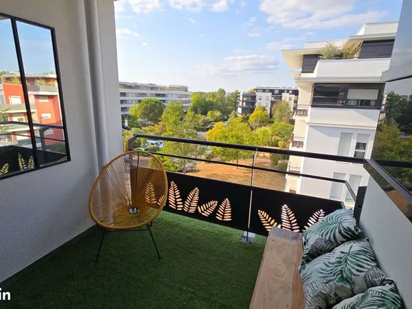 Appartement T3 de 72 m² en excellent état avec balcon, parking et ascenseur - Bruges (Tasta)
