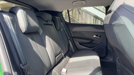Peugeot 308 1.2 Puretech 130 EAT8 - Allure Pack – 2023 – 53452 km – Essence – Boîte Automatique — photo 30