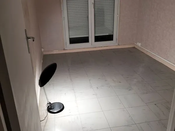 Chambre spacieuse et lumineuse