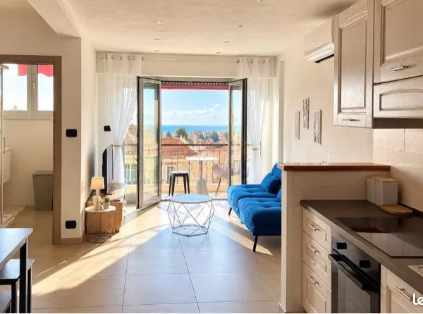 Le Cannet Vieux Village - Charmant T2 meublé traversant avec vue mer, 2 balcons et ascenseur