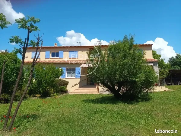 Propriété 10 pièces 250 m²