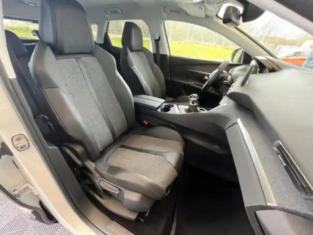 Peugeot 3008 1.2 puretech 130ch e6.c allure s&amp;s — photo 14