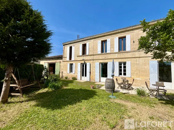 Maison 7 pièces 200 m²