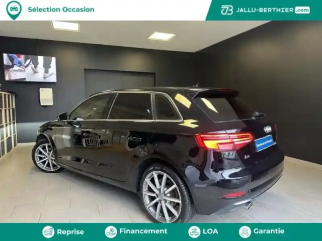 Audi A3 sportback 1.6 tdi 116ch design luxe s tronic 7 — photo 2