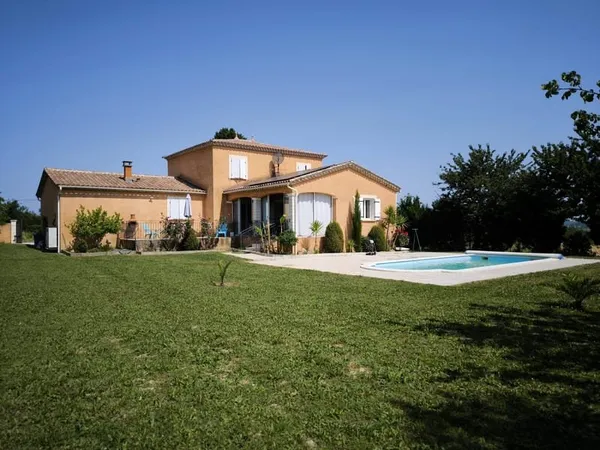 Maison 5 pièces 160 m²