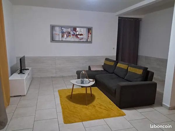 Bas de villa meublé et climatisé en location longue durée