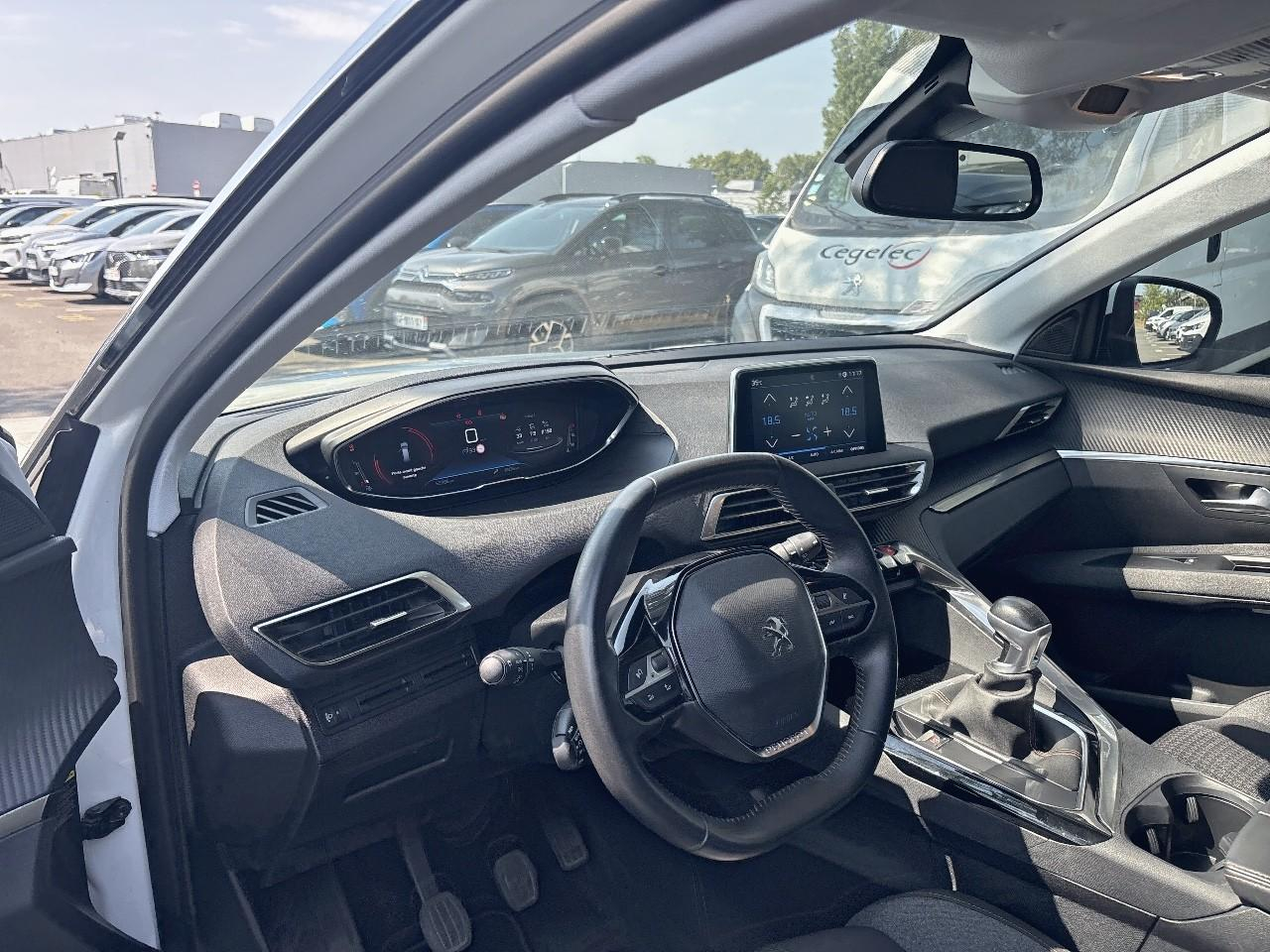 Peugeot 5008 puretech 130ch s&s bvm6 active — photo 2
