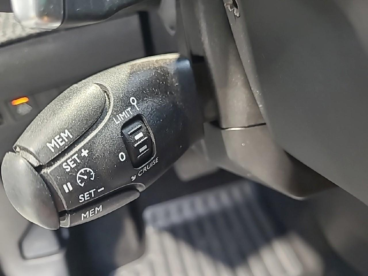 Peugeot 2008 puretech 130 s&s eat8 allure — photo 27