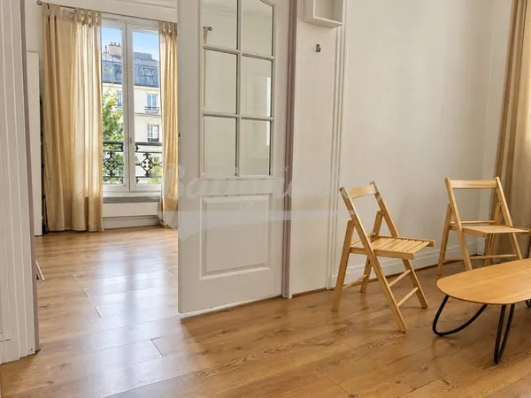Paris XVIIème. Coeur des Batignolles. 2 pièces de 26.7 m2
