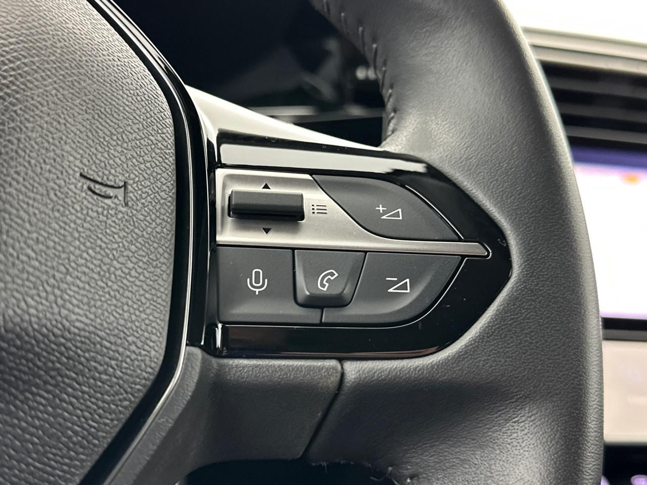 Peugeot 308 phev 180 e-eat8 allure pack — photo 19
