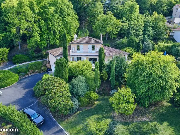 Villa 7 pièces 158 m²