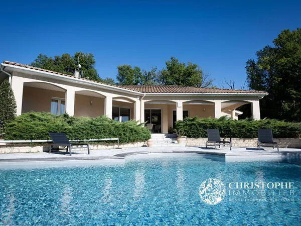 Maison de plain-pied 5 pièces 154 m²
