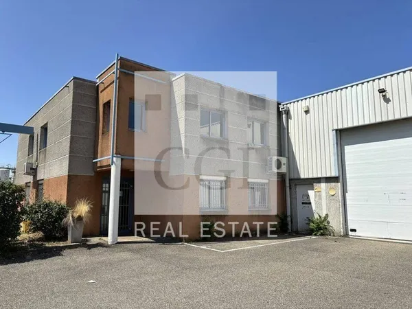 Local d'activité 1603 m²