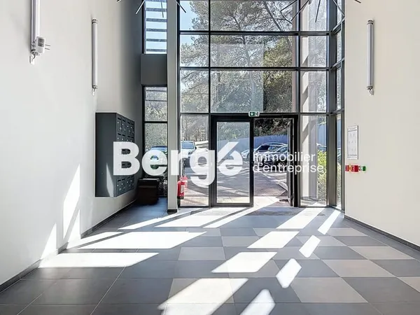 Bureaux 403 m²