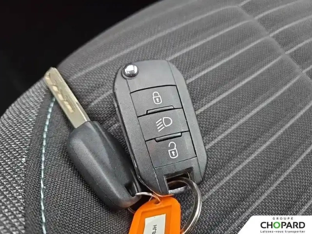 Peugeot 208 puretech 75 s&amp;s bvm5 — photo 21