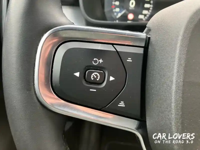 Volvo Xc40 t4 recharge 129+82 ch dct7 — photo 23