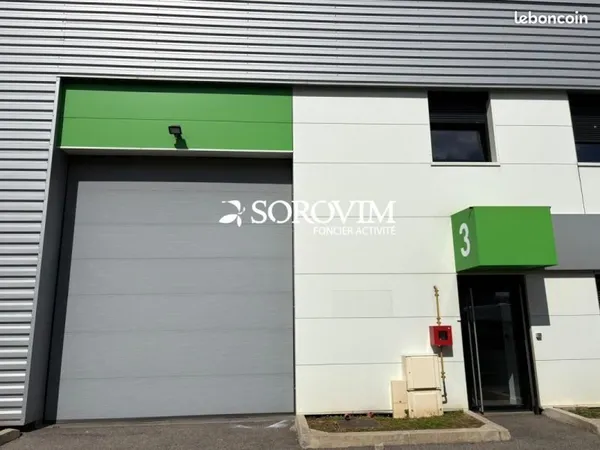 Local bureaux 299 m²