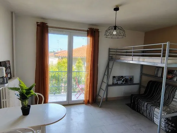 Studio entièrement rénové