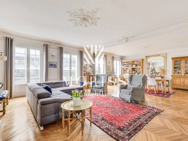 Appartement 6 pièces 236 m²