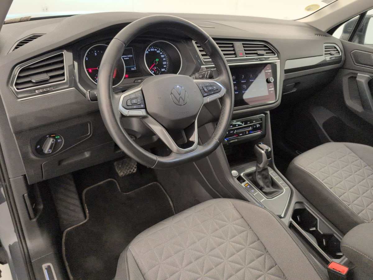 Volkswagen Tiguan — photo 15