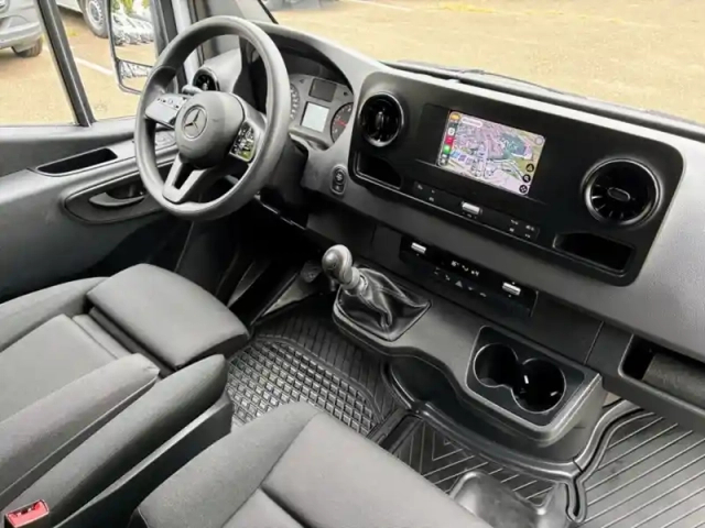 Mercedes Sprinter 317 cdi fourgon 43s l3h2 14m3 — photo 2