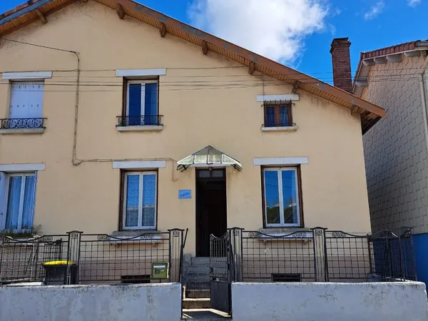 A VENDRE MAISON LAVELANET AVEC JARDIN ET GARAGE