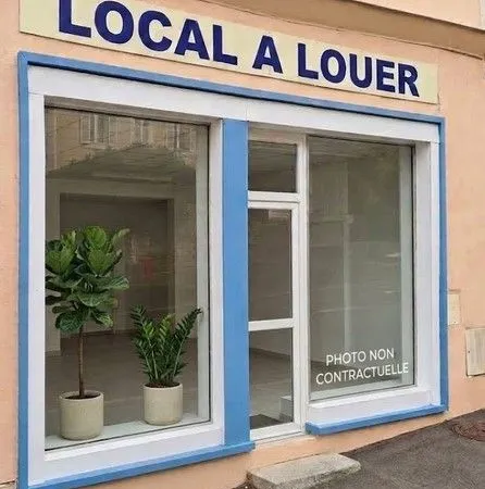 A louer - Local commercial d'environ 61m2 - Segré hyper-centre