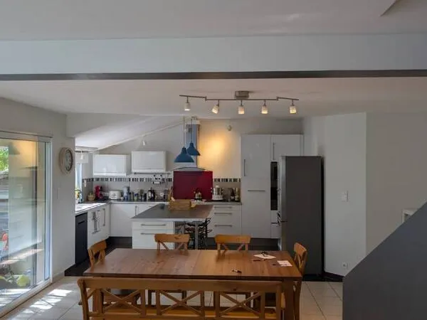 🌿 Grande chambre meublée de 14 m² – Maison avec j