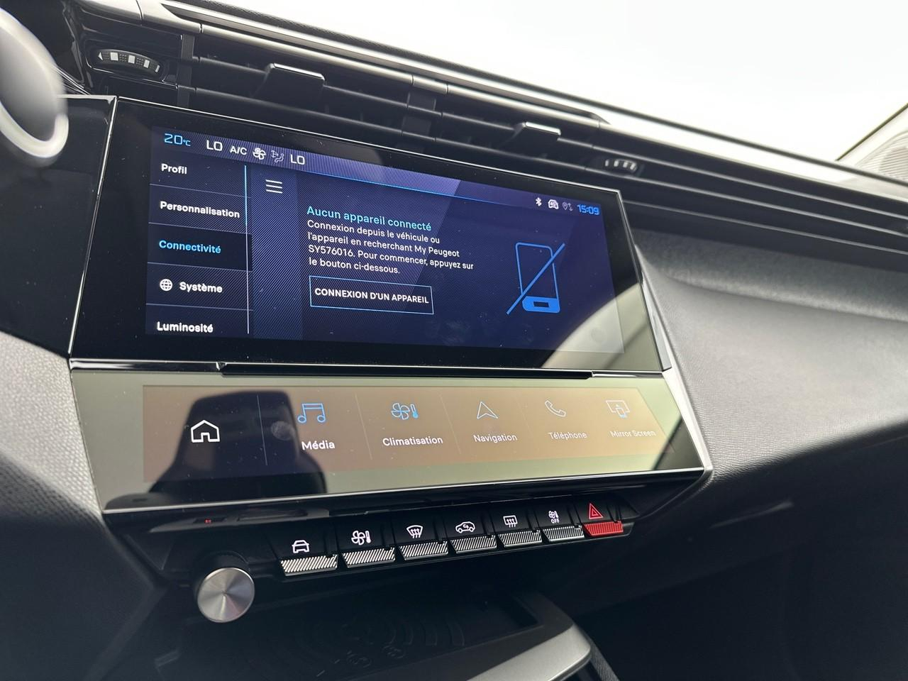 Peugeot 308 hybrid 145 e-dcs6 allure — photo 24