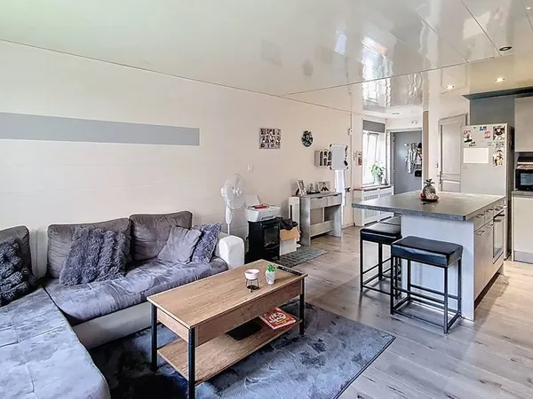 Maison de ville avec belle terrasse sans vis à vis